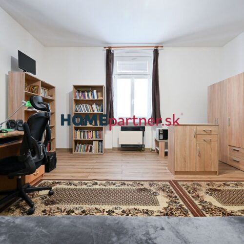 PALÁRIKOVA, 1-i byt, 38 m2– kompl. rekonštrukcia, vysoké stropy, tehlové domy Zehnhaus, ticho