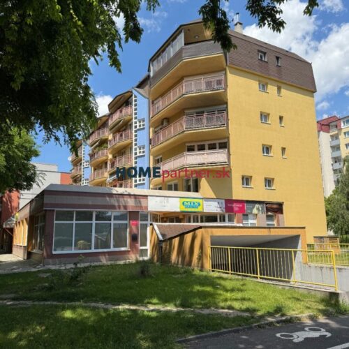 BAJZOVA, nebyt. priestor, 185 m2 – vstup z ulice, možnosť využitia na 2 prevádzky, 2 samostatné vchody