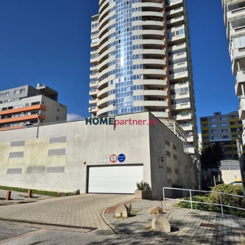 MAJERNÍKOVA – novostavba – vnútorné parkovacie miesto