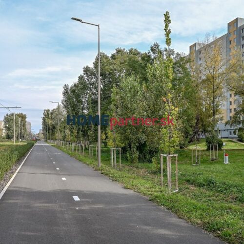GESSAYOVA, 3-i byt, 82 m2 – zrekonštruovaný bytový dom, zastávka električky