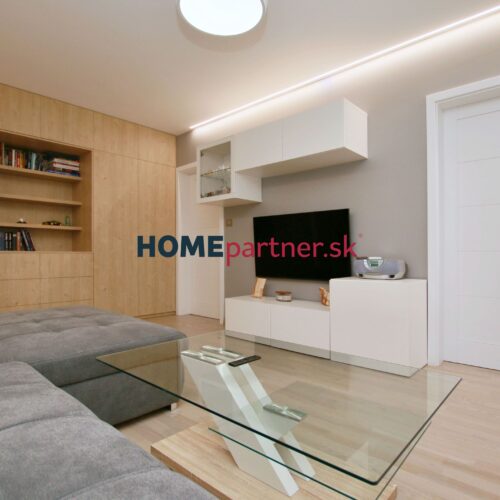 PRI KRÍŽI, 3-i byt, 75 m2 – kompletná rekonštrukcia bytu a bytového domu