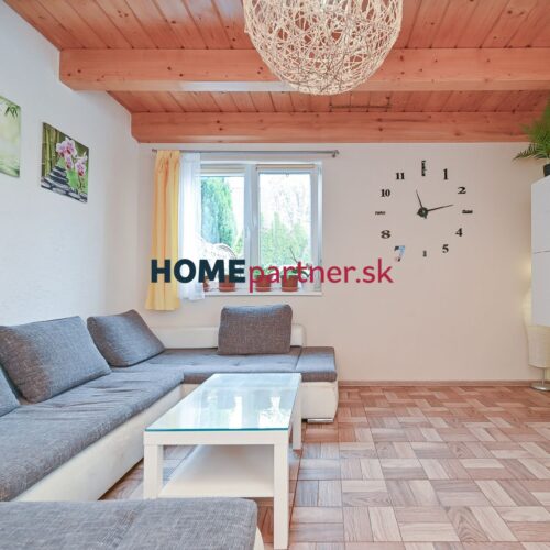 ŠKOLSKÁ, 3-i byt, 121 m2– stavba z r. 2013, tehla, vlastná záhradka, tiché prostredie