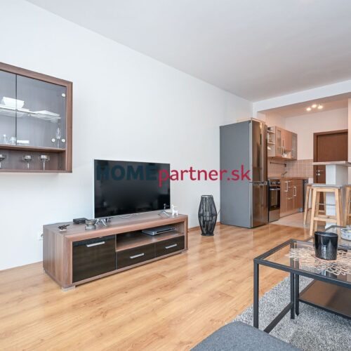 HRACHOVÁ, 2-i byt, 73 m2 – parkovanie v uzatvorenom areáli, loggia + balkón