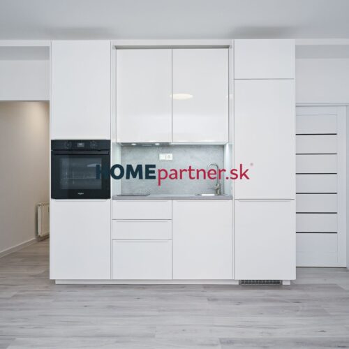 ŠANCOVÁ, 2-i byt, 45 m2– byt po čerstvej kompl. rekonštrukcii, bytový dom kompletne zrekonštruovaný